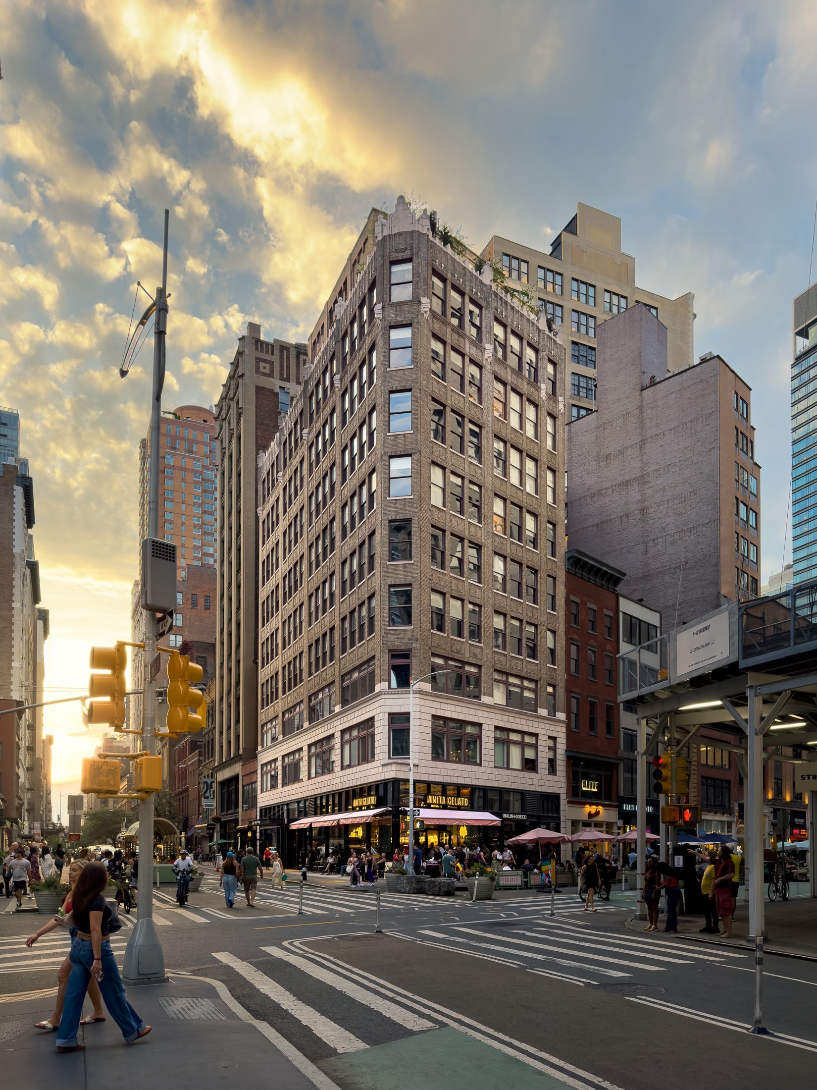 The Broadway Hotel exterior in daylight
