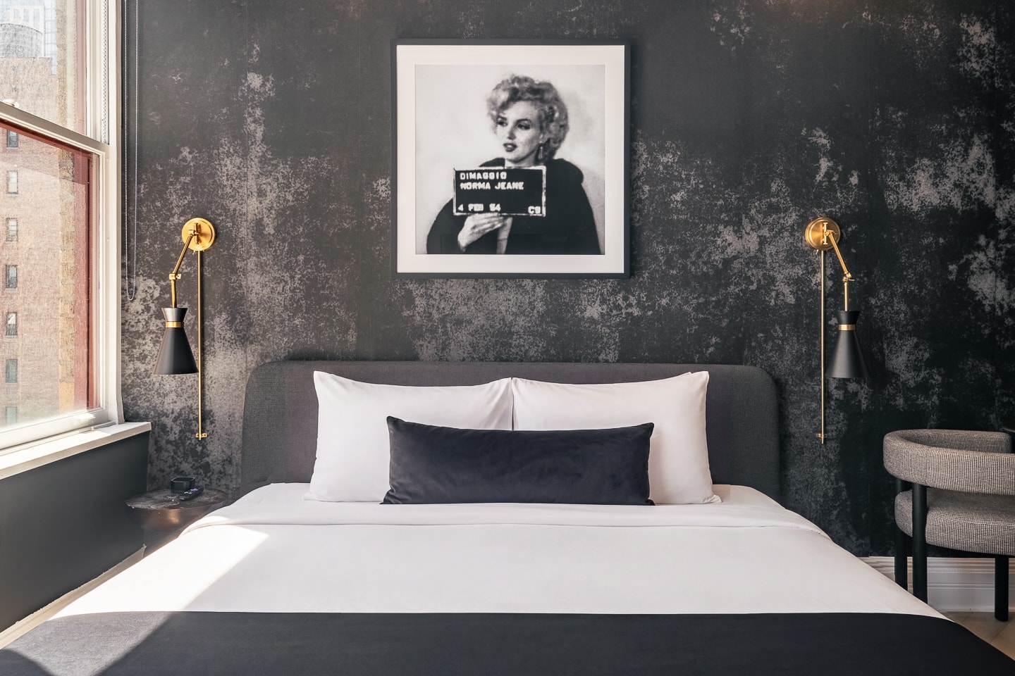 Room 1004, Marilyn portrait above the bed